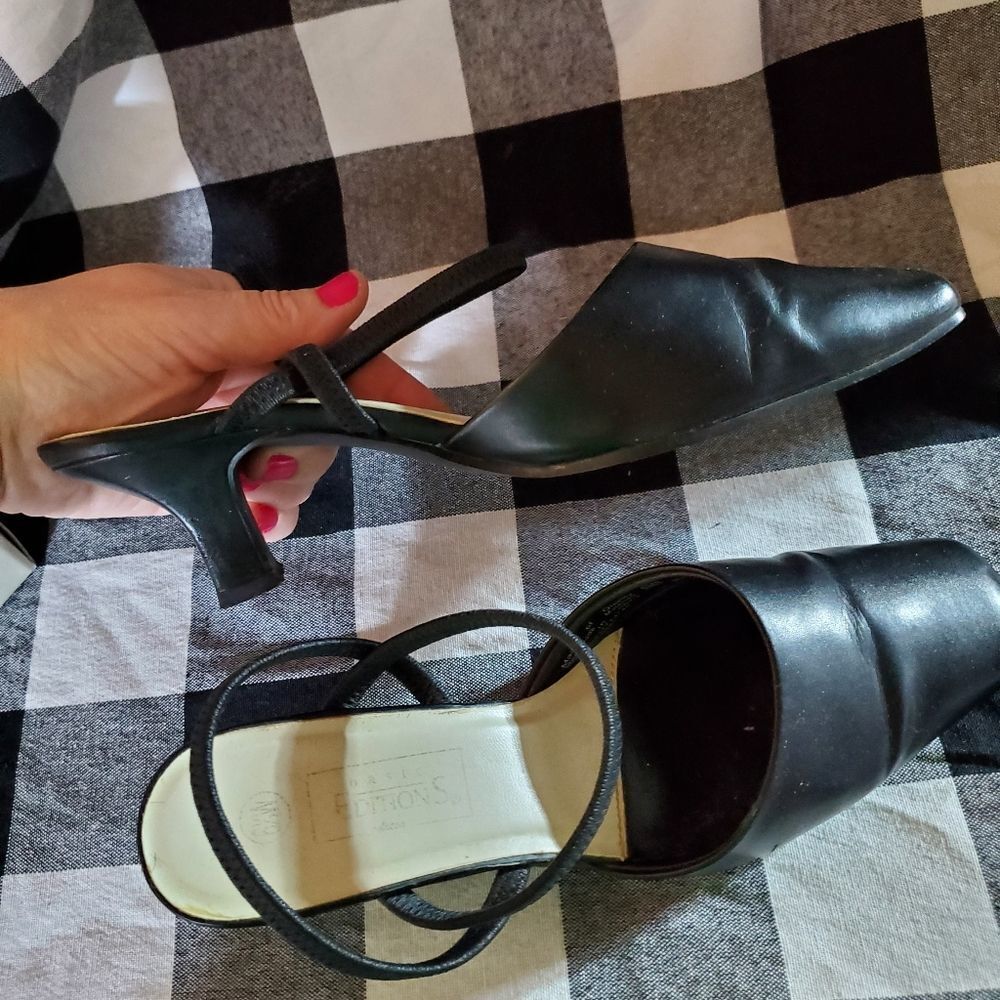 Basic Edition Black Heels - Picture 6 of 8